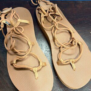 Teva Midform Infinity flatform sandals